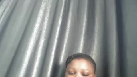 Snapshot of creamyposh1 chatting on 1, 12, 2025 creamyposh1 online show from 1, 12, 2025