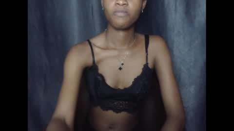 Snapshot of creamyxmuffin chatting on 23, 2, 2025 creamyxmuffin online show from 23, 2, 2025