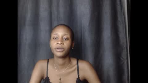 Snapshot of creamyxmuffin chatting on 24, 2, 2025 creamyxmuffin online show from 24, 2, 2025