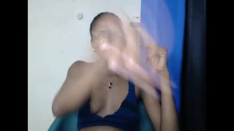 Snapshot of creamyxmuffin chatting on 27, 2, 2025 creamyxmuffin online show from 27, 2, 2025