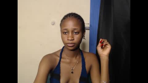 Snapshot of creamyxmuffin chatting on 2, 3, 2025 creamyxmuffin online show from 2, 3, 2025