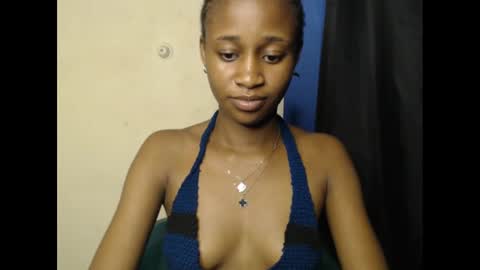 Snapshot of creamyxmuffin chatting on 3, 3, 2025 creamyxmuffin online show from 3, 3, 2025