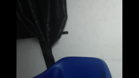 Snapshot of creamyxmuffin chatting on 7, 3, 2025 creamyxmuffin online show from 7, 3, 2025