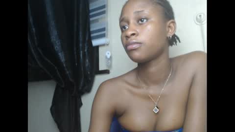 Snapshot of creamyxmuffin chatting on 8, 3, 2025 creamyxmuffin online show from 8, 3, 2025