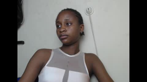 Snapshot of creamyxmuffin chatting on 9, 3, 2025 creamyxmuffin online show from 9, 3, 2025