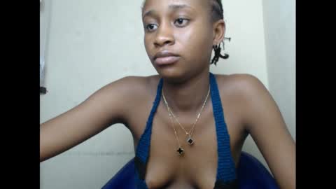 Snapshot of creamyxmuffin chatting on 11, 3, 2025 creamyxmuffin online show from 11, 3, 2025