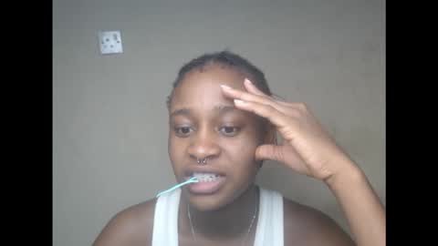 Snapshot of creamyxmuffin chatting on 9, 9, 2025 creamyxmuffin online show from 9, 9, 2025