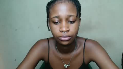 Snapshot of creamyxmuffin chatting on 29, 9, 2025 creamyxmuffin online show from 29, 9, 2025