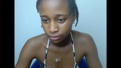 Snapshot of creamyxmuffin chatting on 7, 10, 2025 creamyxmuffin online show from 7, 10, 2025