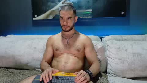 Snapshot of crhistian1_ chatting on 31, 10, 2025 CRHISTIAN online show from 31, 10, 2025