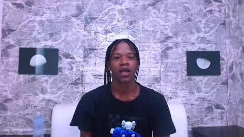 CriisBrown  online show from 13, 11, 2025