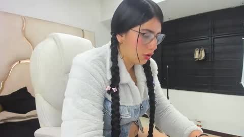 Criistaal   online show from 7, 2, 2025