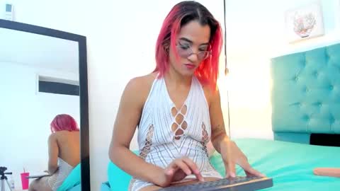 cris_dulce online show from 13, 10, 2025