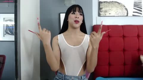 Cris Evanz online show from 1, 2, 2025