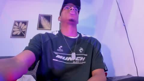 criss_zuri online show from 21, 4, 2026