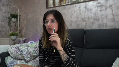Snapshot of crissy_love chatting on 11, 12, 2024 crissy_love online show from 11, 12, 2024
