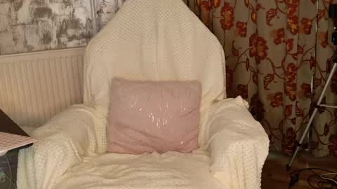 Snapshot of crissy_love chatting on 6, 5, 2026 crissy_love online show from 6, 5, 2026