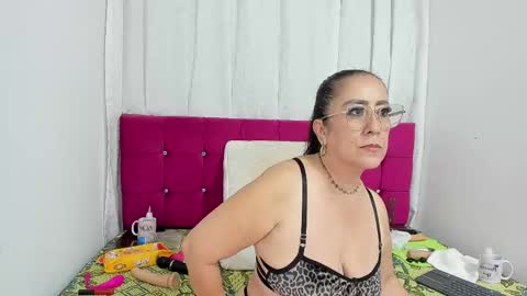 Snapshot of cristal_18xxx chatting on 20, 2, 2025 Cristal online show from 20, 2, 2025