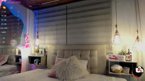 Snapshot of cristal__hot_1 chatting on 4, 10, 2025 Cristal online show from 4, 10, 2025