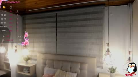 Snapshot of cristal__hot_1 chatting on 6, 10, 2025 Cristal online show from 6, 10, 2025