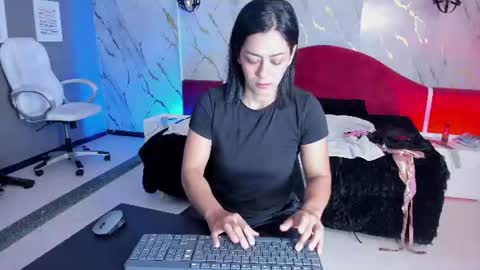 Snapshot of cristal_crossfit chatting on 16, 7, 2026 Cristal online show from 16, 7, 2026