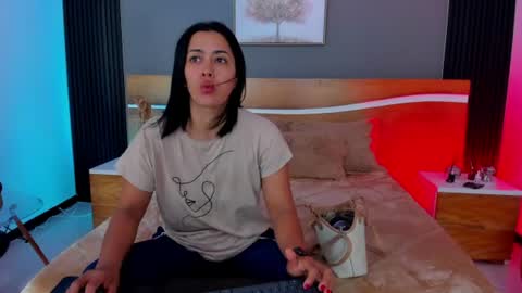 Snapshot of cristal_crossfit chatting on 1, 8, 2026 Cristal online show from 1, 8, 2026