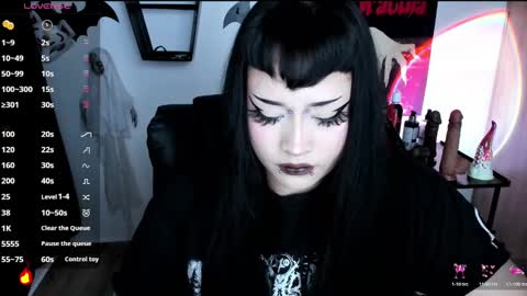 Snapshot of cristal_kosh chatting on 4, 11, 2025 Cris online show from 4, 11, 2025