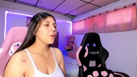 Snapshot of cristal_smith20 chatting on 9, 6, 2026 cristal_smith20 online show from 9, 6, 2026