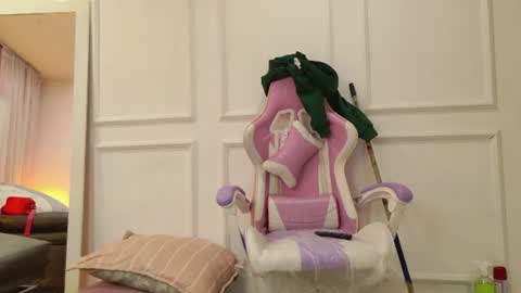 Snapshot of cristalbm_ chatting on 27, 6, 2026 cristalbm_ online show from 27, 6, 2026