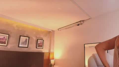 Snapshot of cristalbm_ chatting on 15, 7, 2026 cristalbm_ online show from 15, 7, 2026