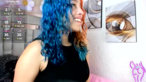 Snapshot of cristall_ravven chatting on 28, 10, 2025   online show from 28, 10, 2025