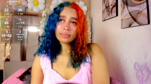 Snapshot of cristall_ravven chatting on 29, 10, 2025   online show from 29, 10, 2025