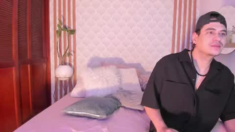 Snapshot of cristianblaze_pamelareal chatting on 26, 10, 2025 Cris  Pame online show from 26, 10, 2025