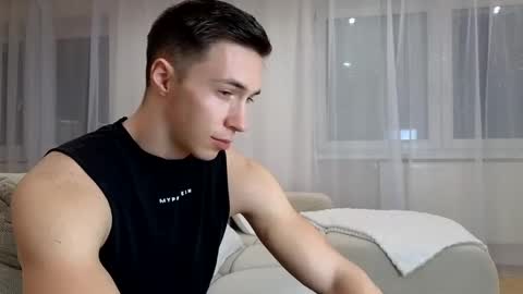 Snapshot of cristianovilla chatting on 16, 2, 2025 CristianoHailey online show from 16, 2, 2025