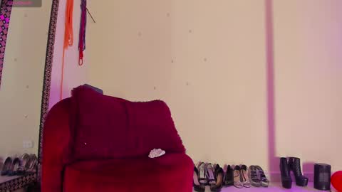 Cristin online show from 8, 3, 2025