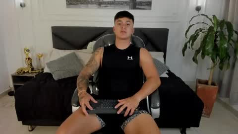 Snapshot of cristopher_strong chatting on 13, 5, 2026 Cristopher online show from 13, 5, 2026