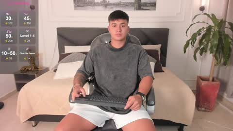Snapshot of cristopher_strong chatting on 17, 5, 2026 Cristopher online show from 17, 5, 2026