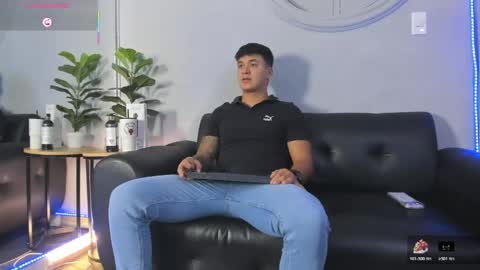 Snapshot of cristopher_strong chatting on 2, 6, 2026 Cristopher online show from 2, 6, 2026