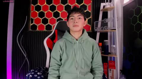 Cristopher  online show from 17, 4, 2026