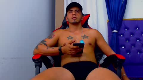 Snapshot of cristophertompson chatting on 21, 12, 2024 Say me Cris online show from 21, 12, 2024