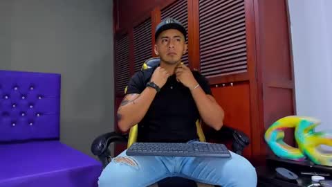 Snapshot of cristophertompson chatting on 25, 12, 2024 Say me Cris online show from 25, 12, 2024