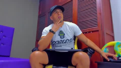Snapshot of cristophertompson chatting on 26, 12, 2024 Say me Cris online show from 26, 12, 2024