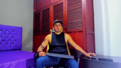Snapshot of cristophertompson chatting on 19, 1, 2025 Say me Cris online show from 19, 1, 2025