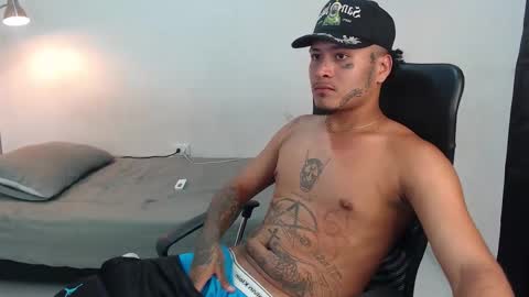 Snapshot of crow_black00 chatting on 23, 9, 2025 crow_black00 online show from 23, 9, 2025