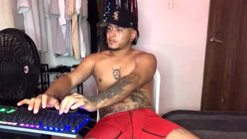 Snapshot of crow_black00 chatting on 14, 4, 2026 crow_black00 online show from 14, 4, 2026