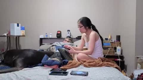 Crownandkat online show from 31, 1, 2026