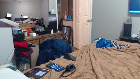 Crownandkat online show from 25, 2, 2026