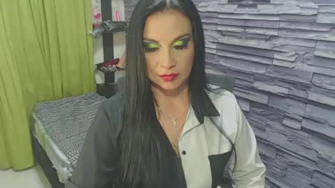 Snapshot of cruela_deviil chatting on 6, 12, 2024 cruela_deviil online show from 6, 12, 2024