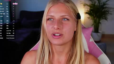 Snapshot of crystal_blond chatting on 23, 5, 2026 Crystal online show from 23, 5, 2026