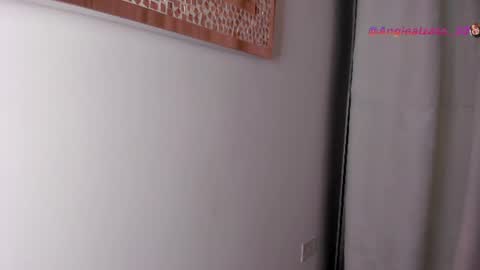 Snapshot of crystal_foster chatting on 31, 7, 2026 angie online show from 31, 7, 2026